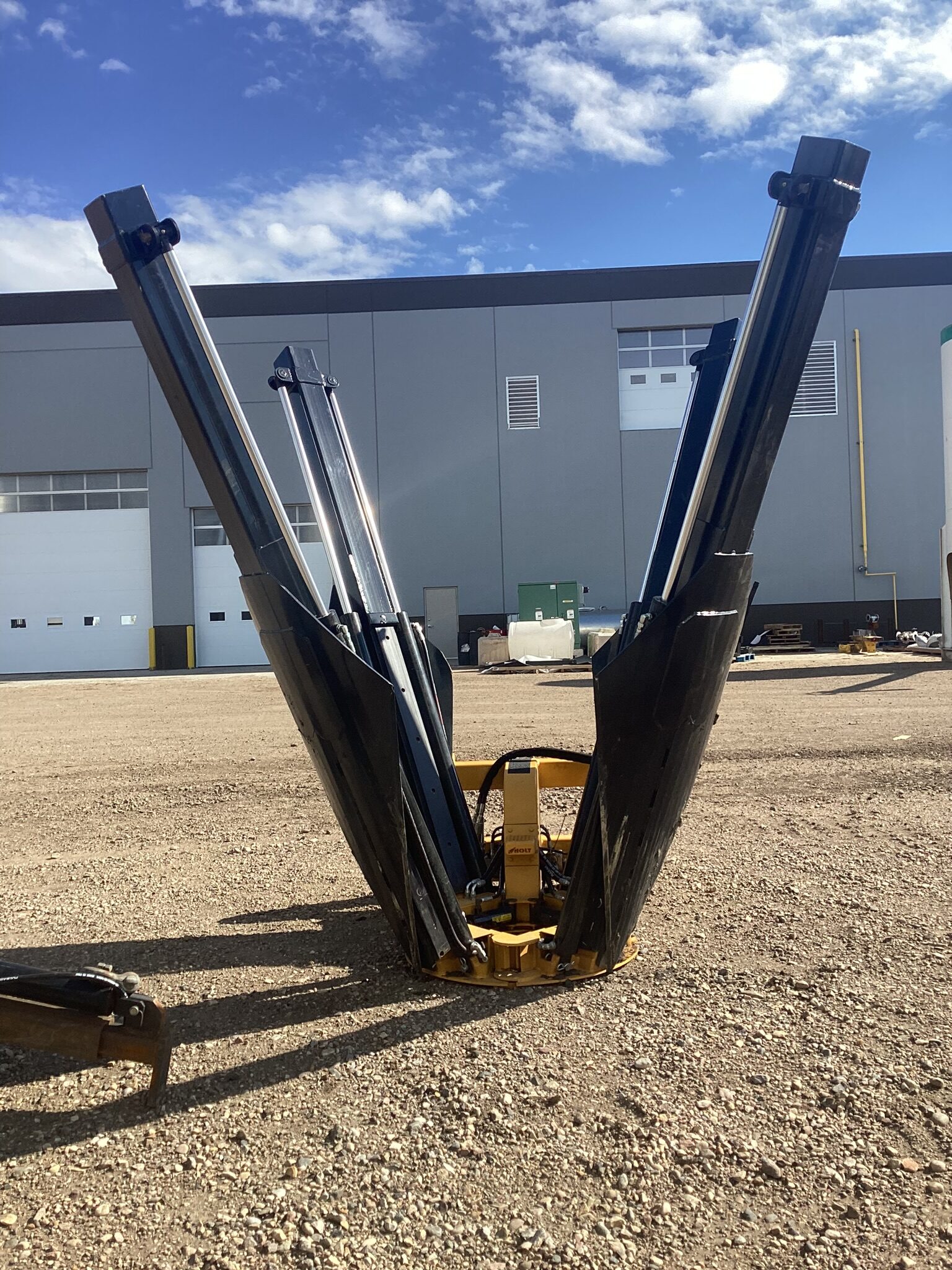 Holt tree spade at work