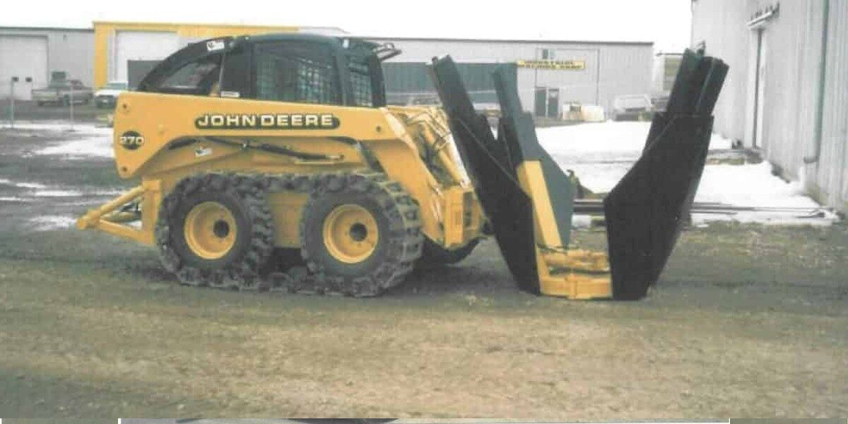 Holt Model 44 with outside shovels
