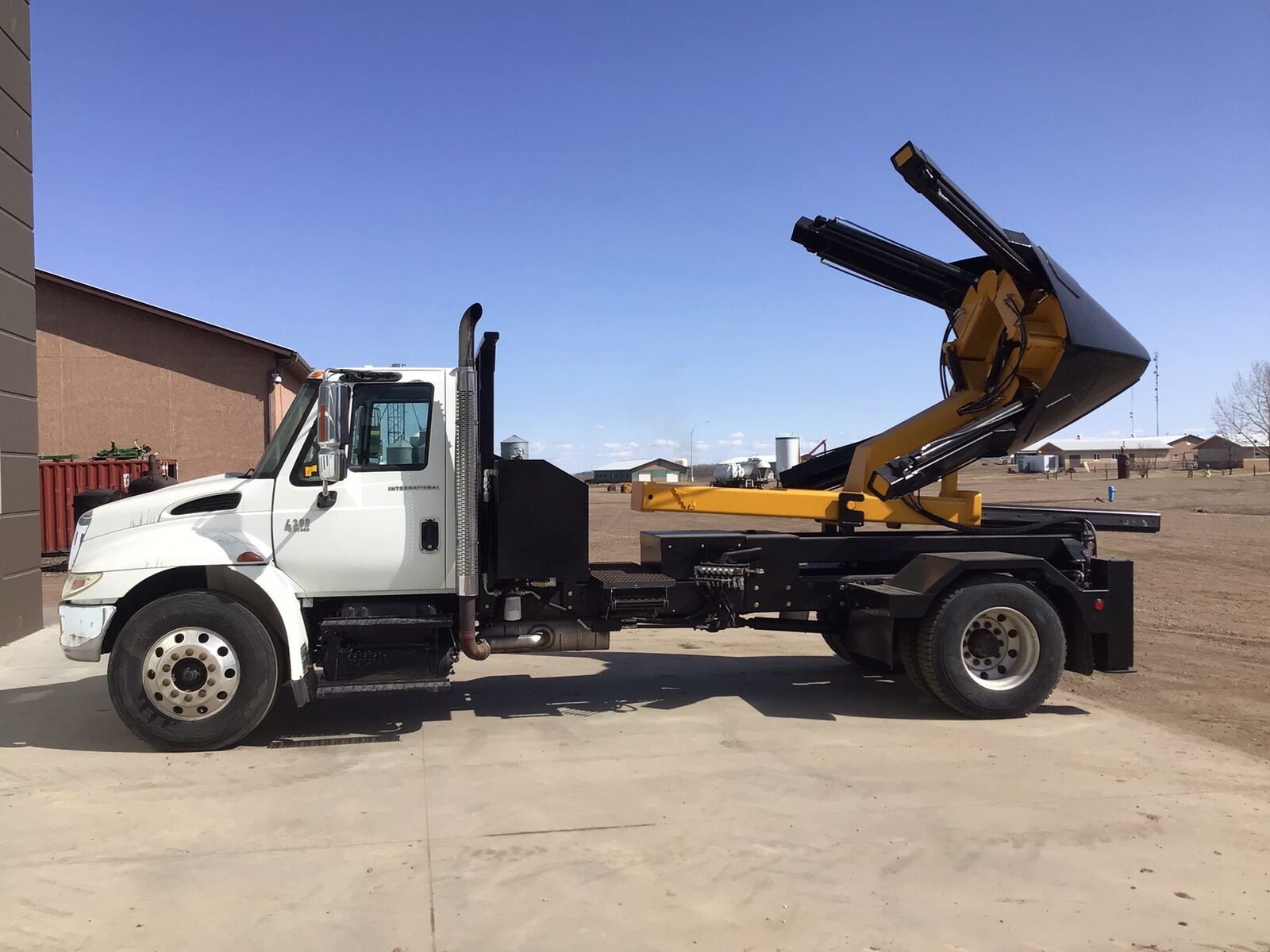 Holt 64 inch truck mounted tree spade